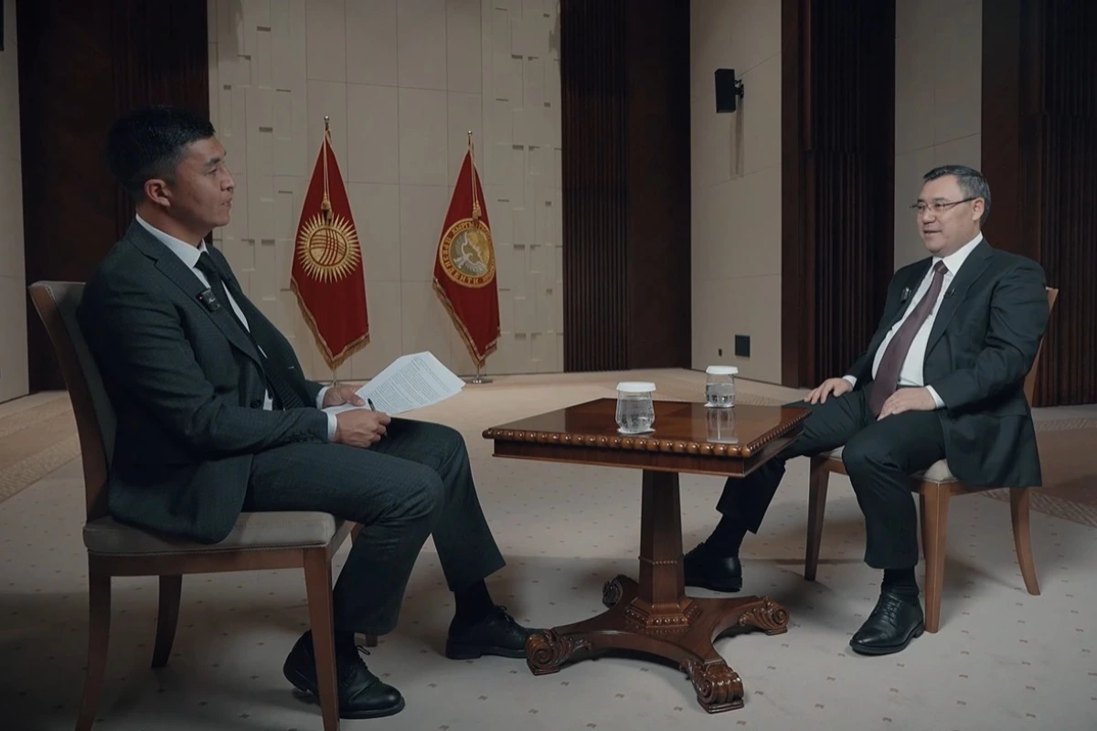 «Ўрни жуда катта бўлди». Садир Жапаров — Шавкат Мирзиёевнинг Қирғизистон ва Тожикистоннинг ярашишидаги роли ҳақида