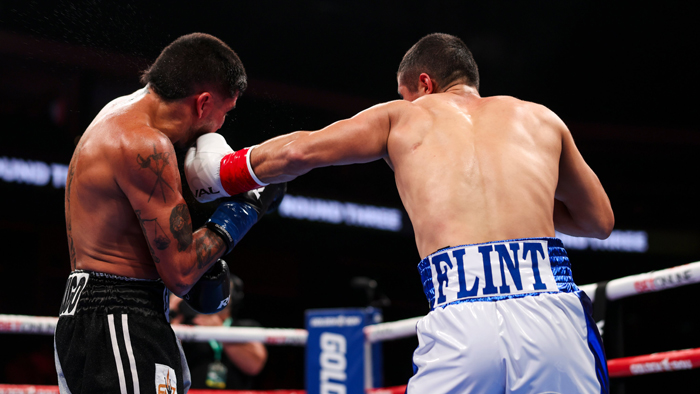 Профессионал бокс. Руслан Абдуллаев навбатдаги ғалабани қўлга киритди (видео)