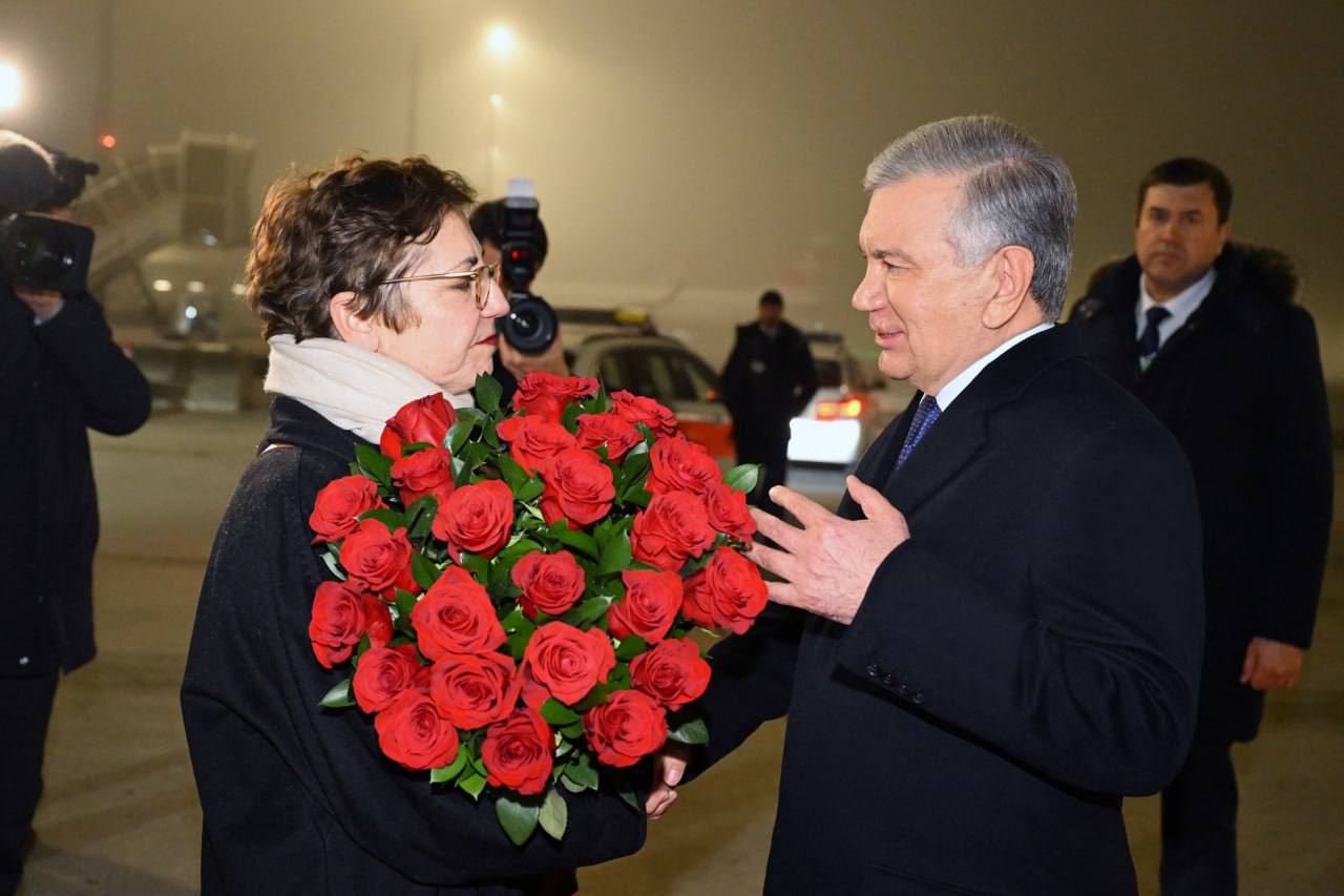 Ўзбекистон Президенти Тинчлик кенгашида қатнашиш мақсадида Цюрихга учиб келди