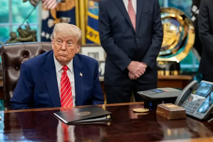 «Барчаси президентлик ваколатларини кенгайтириш ҳақида». Дарон Ажемоғлудан Трамп назарияси