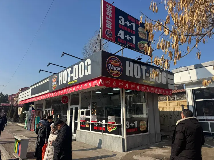 Тошкентда ҳинд тилида ўрнатилган реклама пешлавҳаси демонтаж қилинди