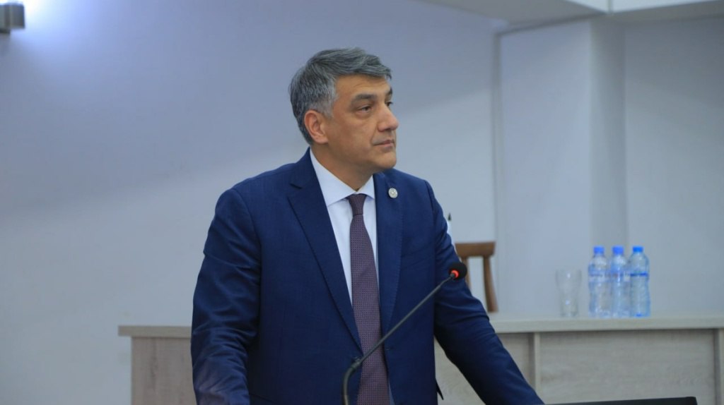 Алишер Қодиров: Ўзбекистонда камбағаллик — совет иқтисодий тизими натижаси