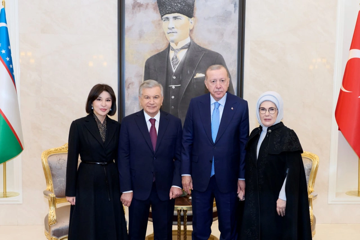 Ўзбекистон президенти Туркияга расмий ташриф билан етиб борди (+фото)