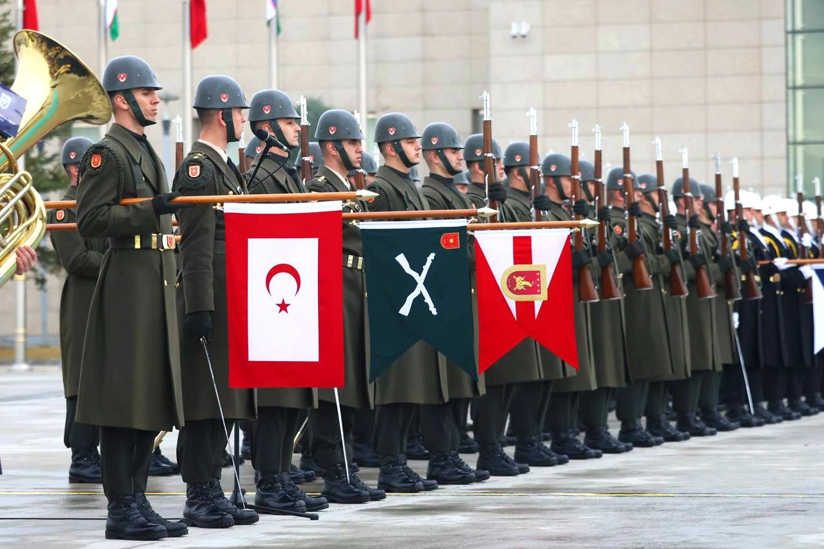 Ўзбекистон президенти Туркияга расмий ташриф билан етиб борди (+фото) Ўзбекистон президенти Туркияга расмий ташриф билан етиб борди (+фото)