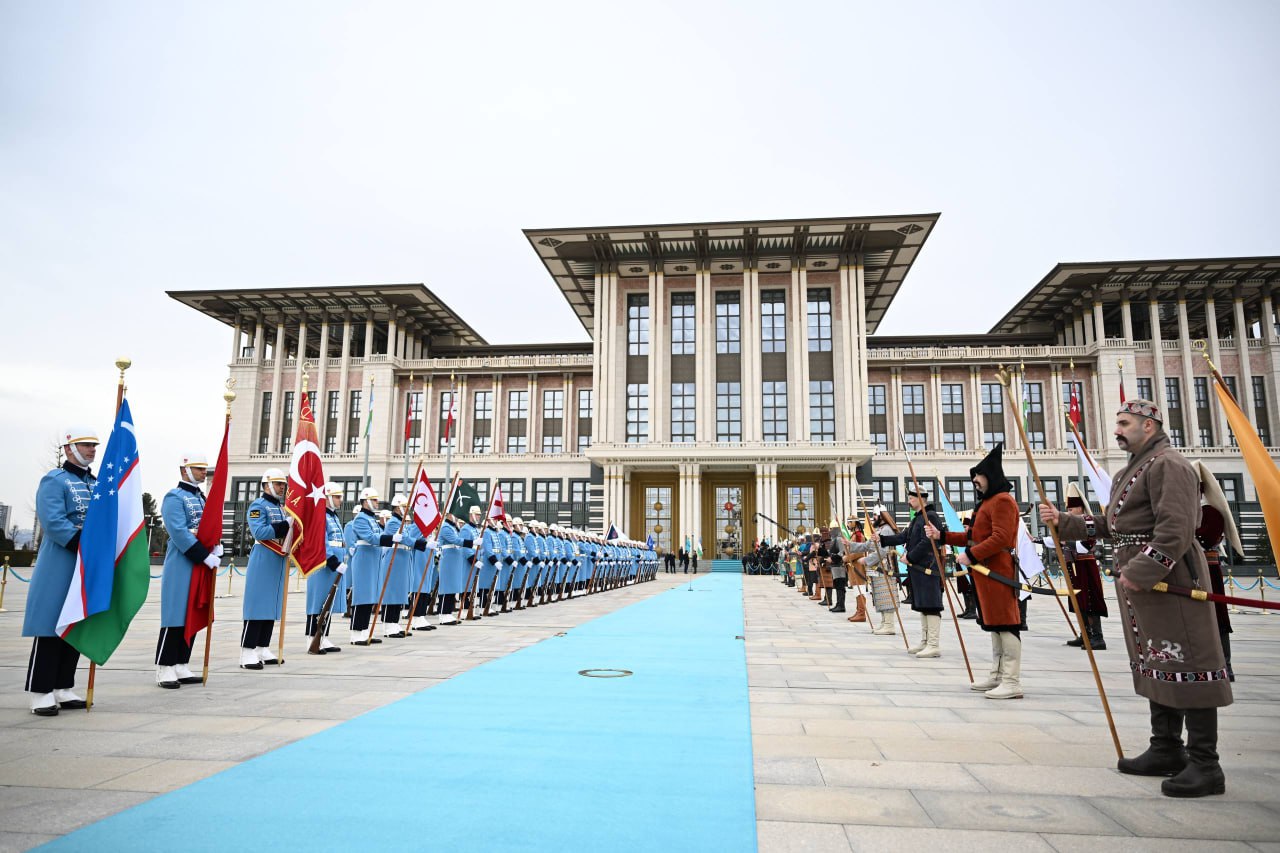 Анқарада Ўзбекистон Президентини расмий кутиб олиш маросими бўлиб ўтди