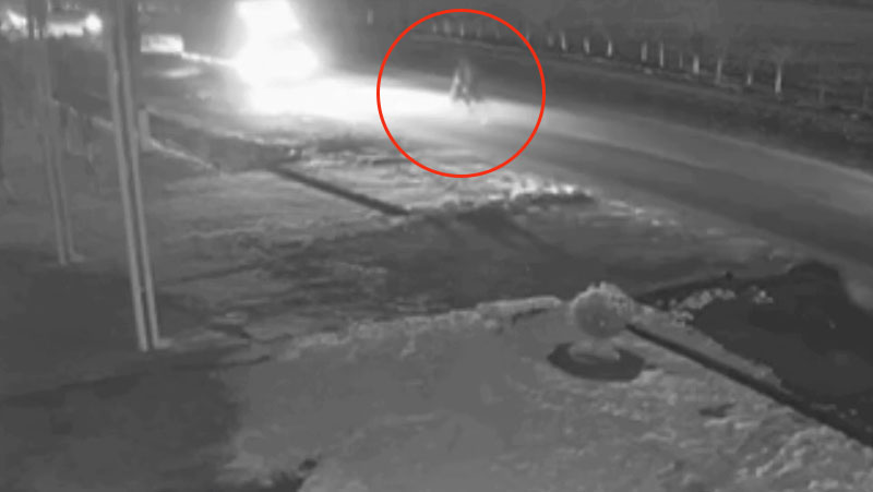 Самарқанд вилоятида велосипедчи икки машина ғилдираги остида ҳалок бўлди