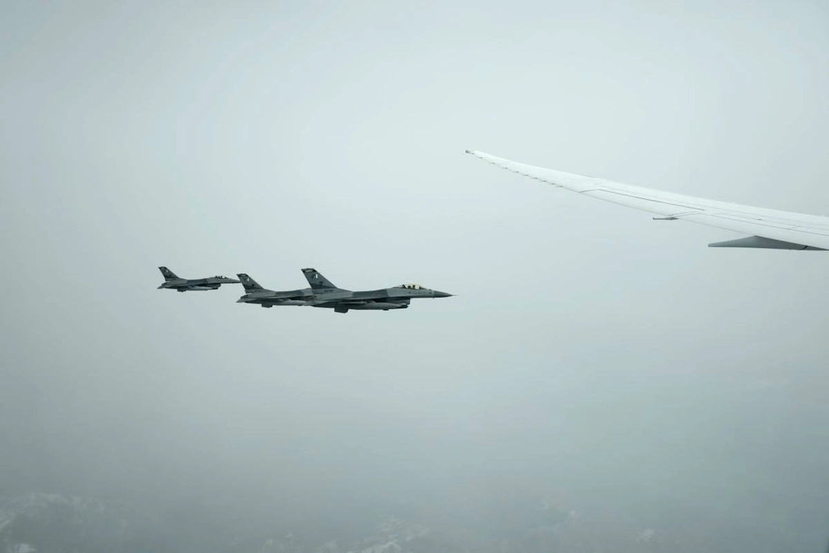 Ўзбекистон президенти давлат ташрифи билан Покистонга етиб борди