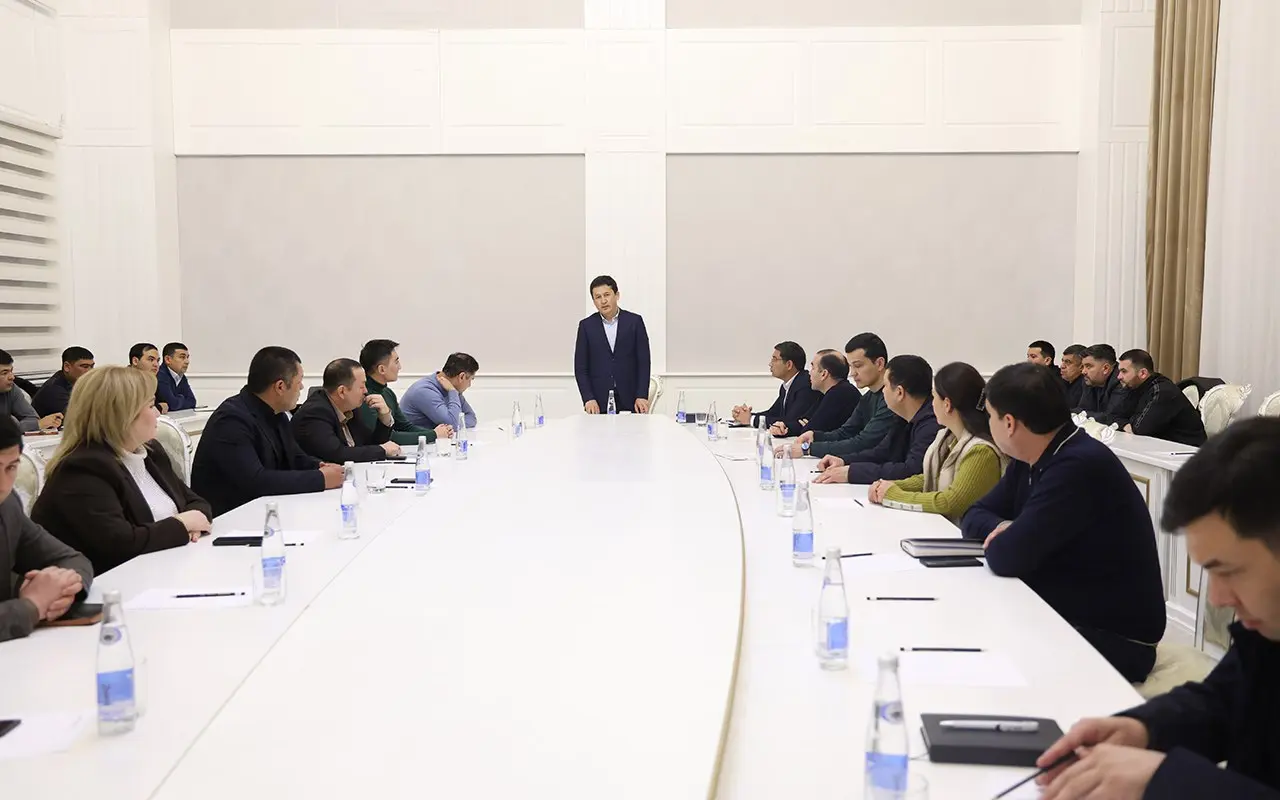 Сирдарё вилоятида туризмни ривожлантириш масалалари бўйича очиқ мулоқот ўтказилди