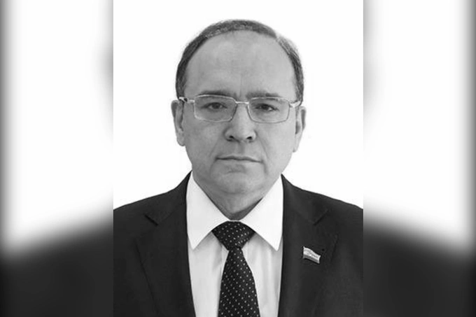 Сенатор Мир-Акбар Раҳмонқулов 74 ёшида вафот этди