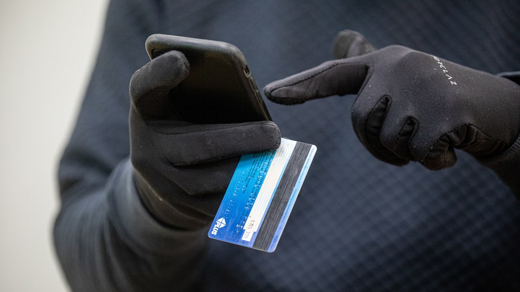 Ўзбекистонда пенсионерлар янги фирибгарлик схемаси ҳақида огоҳлантирилди