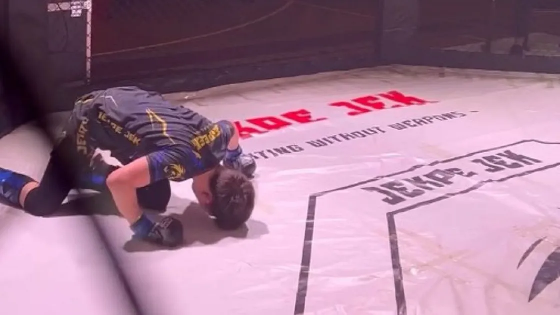 Қозохистонлик 18 ёшли ММА спортчиси мусобақадан сўнг комага тушди