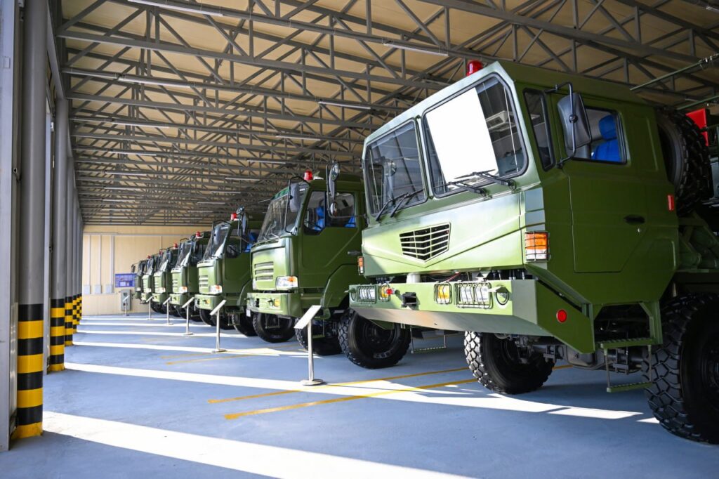 Президент Сурхондарёдаги ҳарбий қисм фаолияти билан танишди