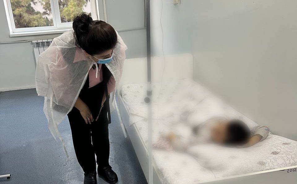 Фарғонада болаларнинг оммавий заҳарланишидан сўнг озиқ-овқат етказиб берувчи компания эгаси алмашди