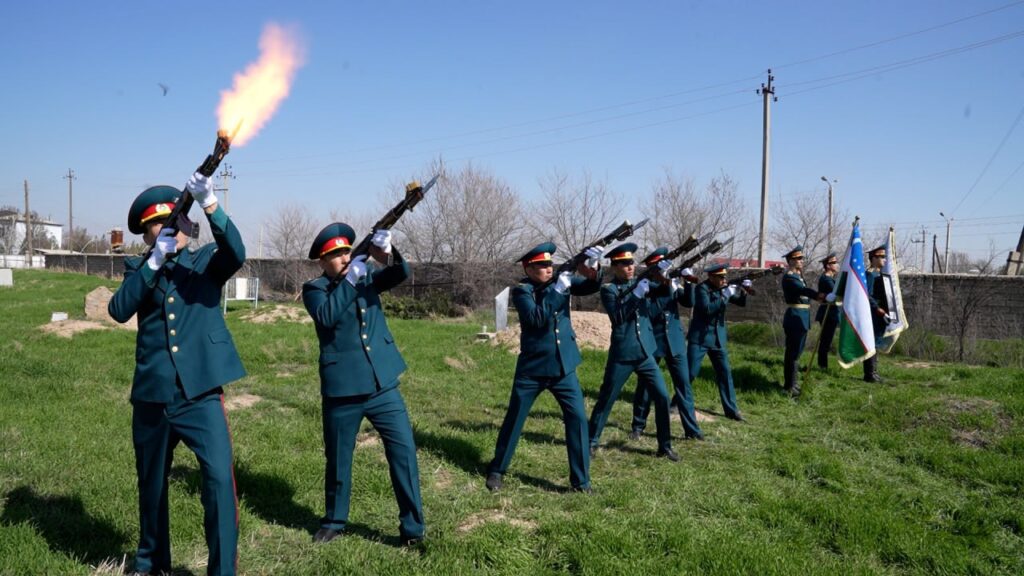Кичик сержант Хосилбек Эшназаров сўнгги манзилга кузатилди