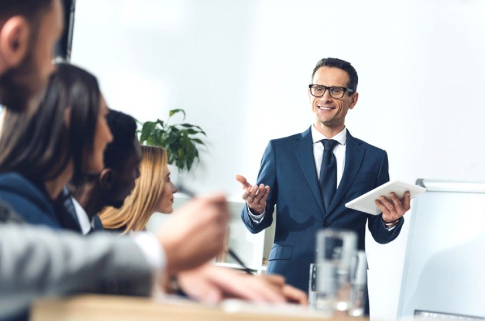 Давлат корхоналари ва банкларида яна битта раҳбар ўринбосари лавозими жорий қилинади