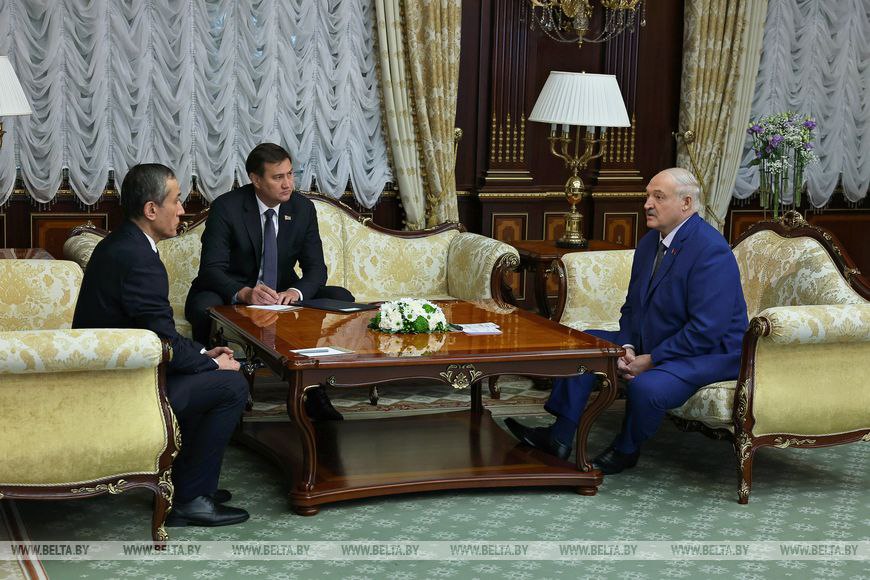 Лукашенко Ўзбекистонга АЭС қурилишида Беларус ёрдамини таклиф қилди