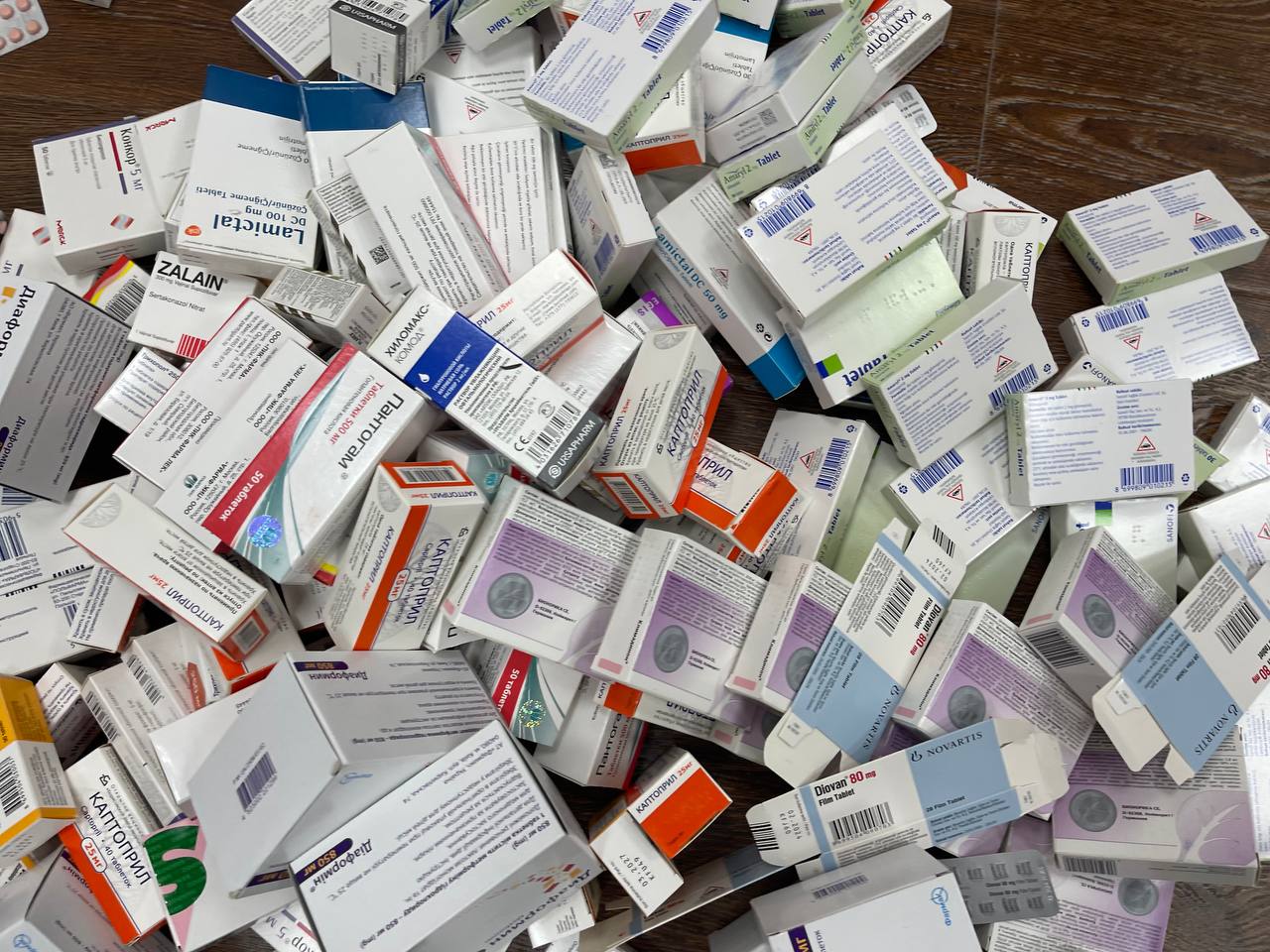 Тошкентда ноқонуний олиб кирилган 763 млн сўмлик дори воситалари мусодара қилинди