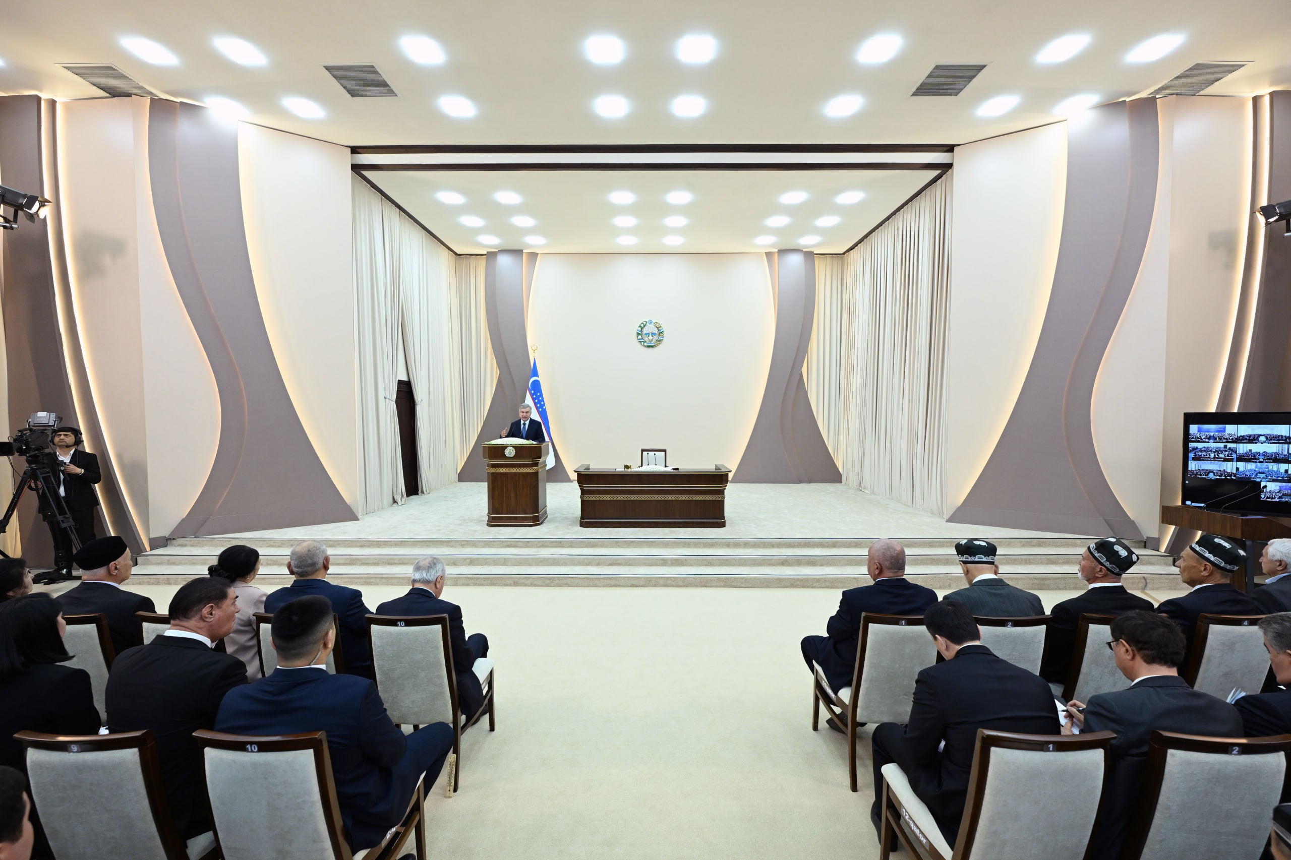 Ўзбекистонда маҳалла тизими ходимлари куни муносабати билан маҳалла фаоллари мукофотланди​​​​​​​​​​​​​​​​