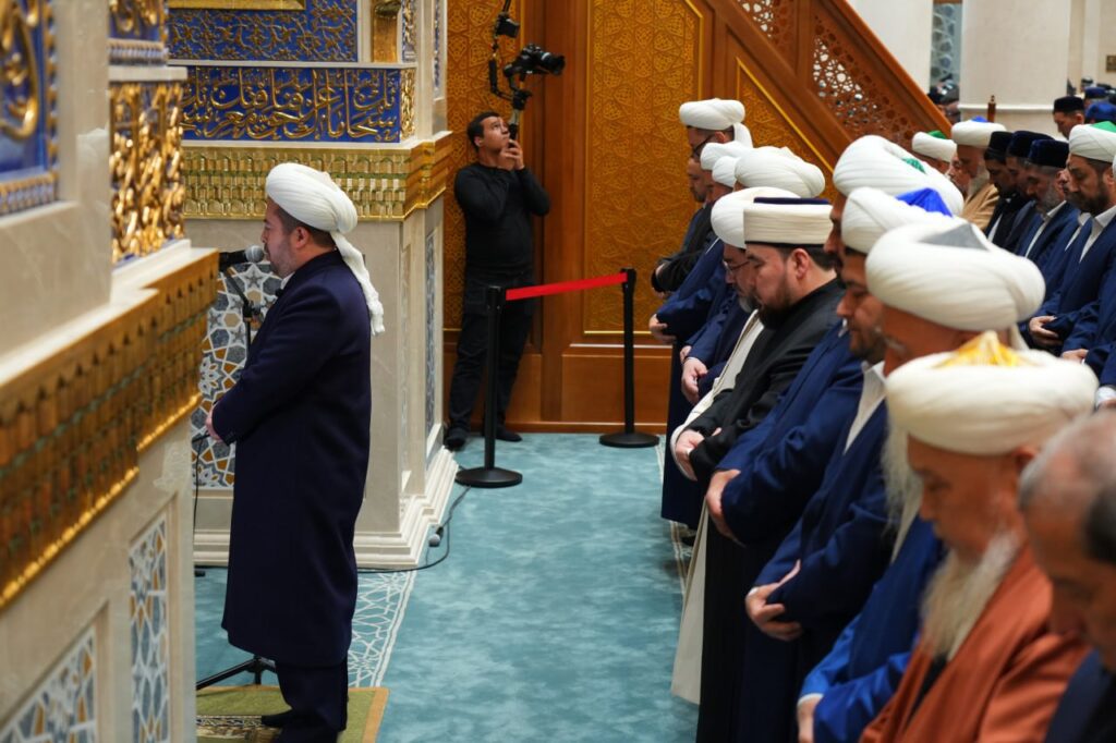 Илк ҳайит намози Имом Бухорий масжид-мажмуасида ўқилди