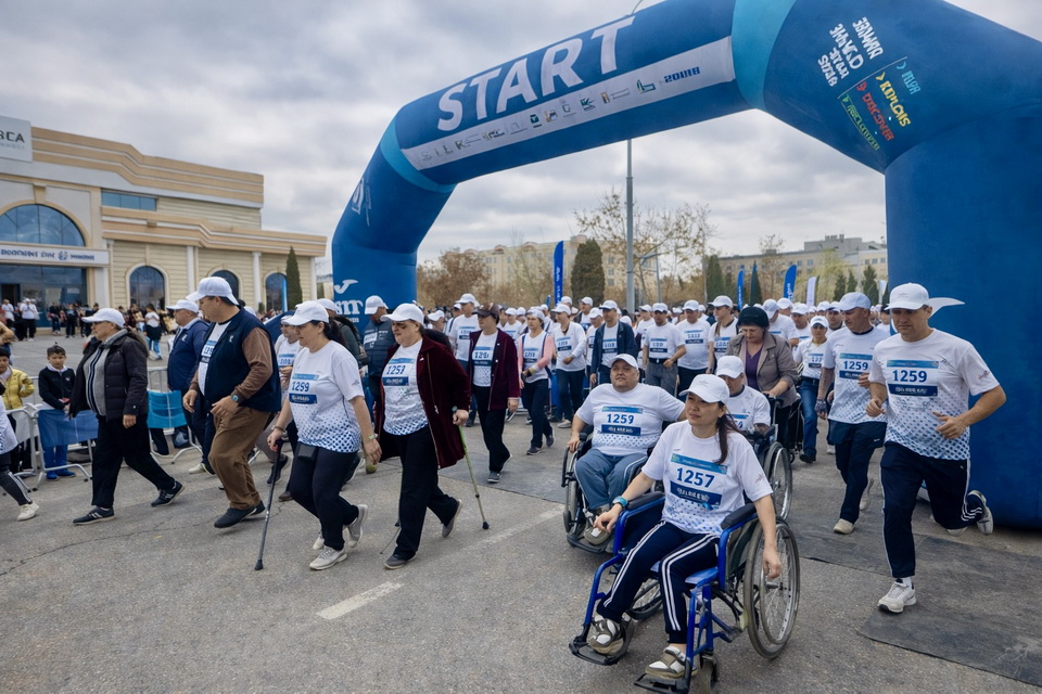 Nukus shahrida Silk Road Uzbekistan xalqaro ommaviy yugurish musobaqalari turkumiga start berildi