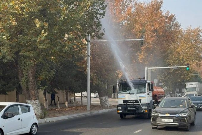 Тошкентда ёз ва кузда кўчалардан қум ва чанг фаол тозаланади