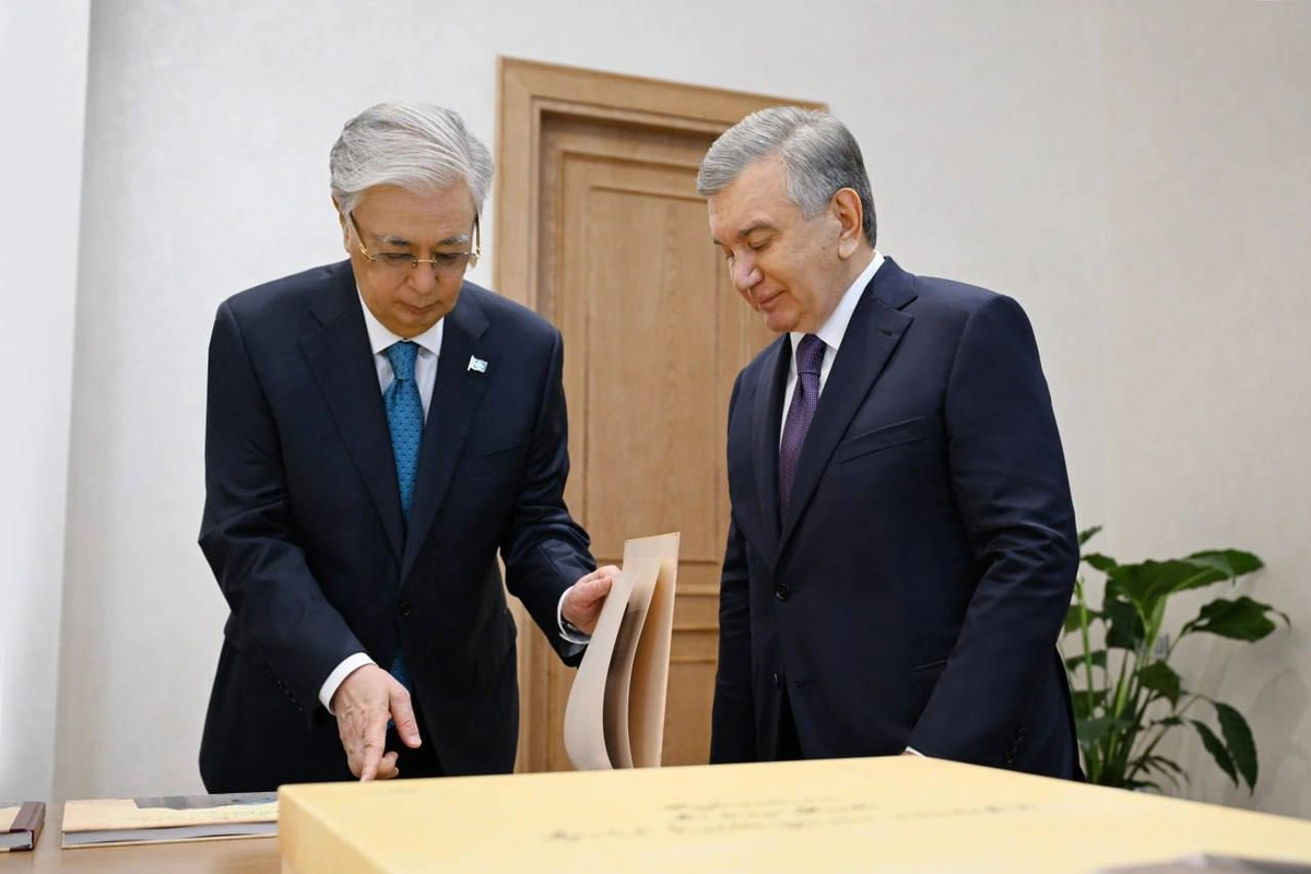 Ўзбекистон Қозоғистонга қатор тарихий ҳужжатларнинг нусхаларини топширди