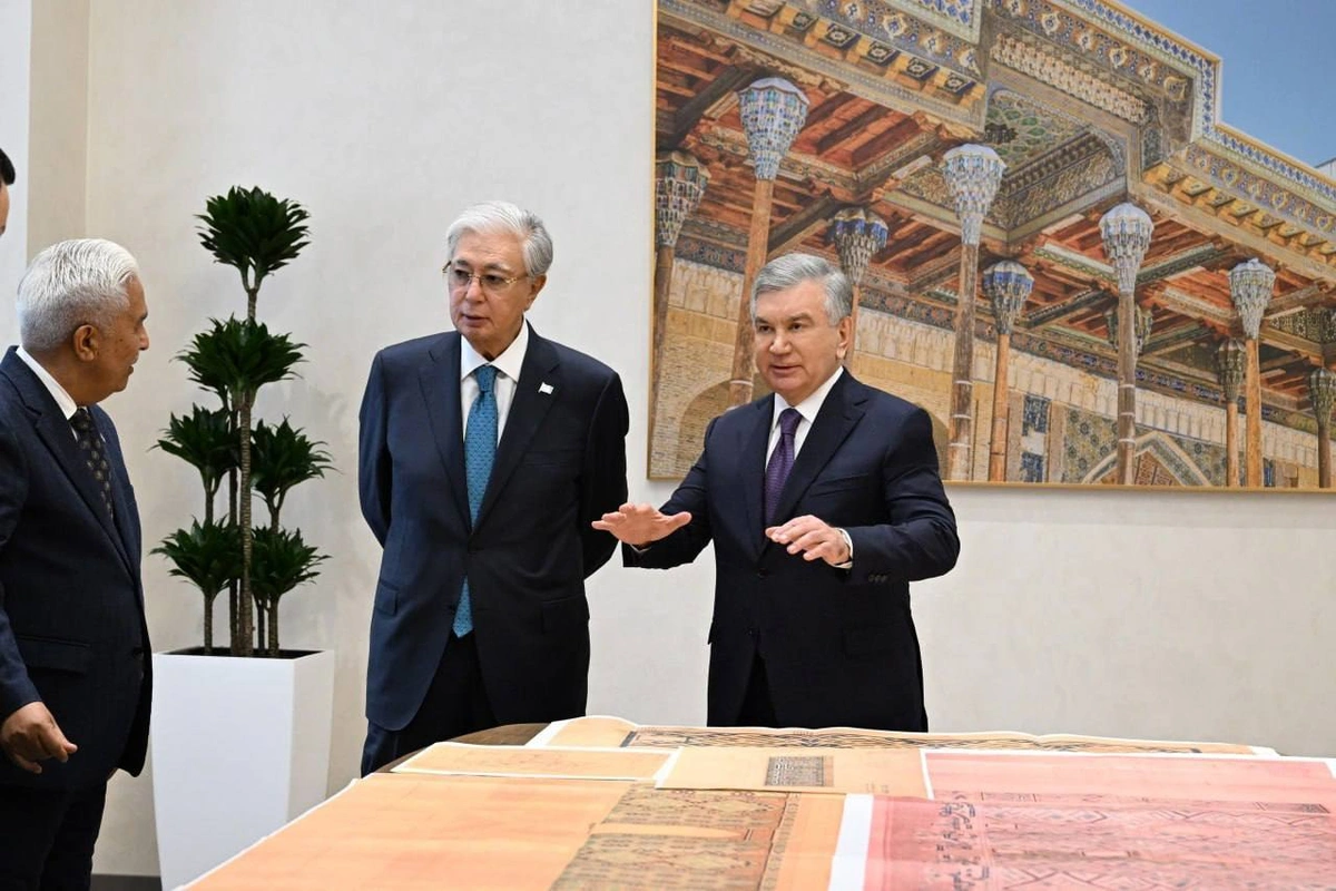 Ўзбекистон Қозоғистонга қатор тарихий ҳужжатларнинг нусхаларини топширди