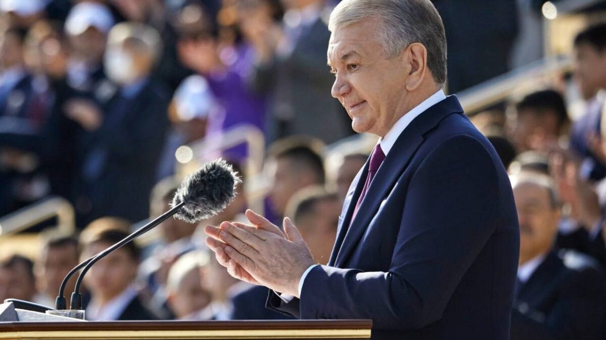 Президент маданият ва санъат ходимларини касб байрами билан табриклади ҳамда креатив иқтисодиёт улушини ЯИМда 5% етказиш мақсадини белгилади