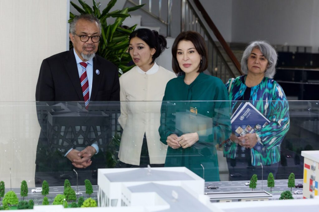 ЖССТ раҳбари Зироат Мирзиёевани болалар саратонига қарши кураш етакчиси сифатида эътироф этди