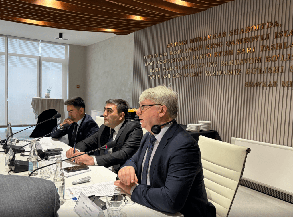 Иқлимий чақириқлардан иқтисодий ечимларгача: декарбонизация стратегияси муҳокама қилинди