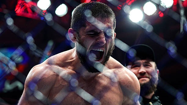 Махачев ярим ўрта вазндаги чемпионлик камарини ҳимоя қилишга тайёрланмоқда