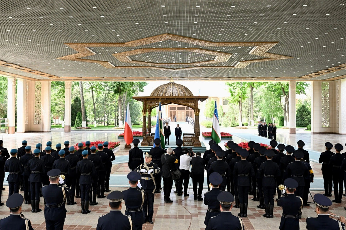 Кўксаройда Чехия бош вазири Андрей Бабишни расмий кутиб олиш маросими бўлиб ўтди