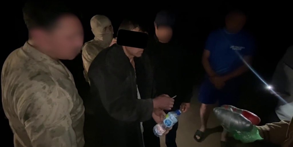 Сурхондарё ва Бухорода наркосавдо каналига чек қўйилди: қарийб 13 кг опий мусодара қилинди