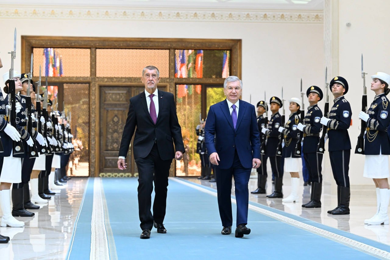 «Кўксарой» қароргоҳида Чехия Бош вазирини расмий кутиб олиш маросими бўлиб ўтди