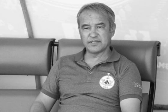 Ўзбекистон футболининг фахрийси Абдусамат Дурмонов вафот этди