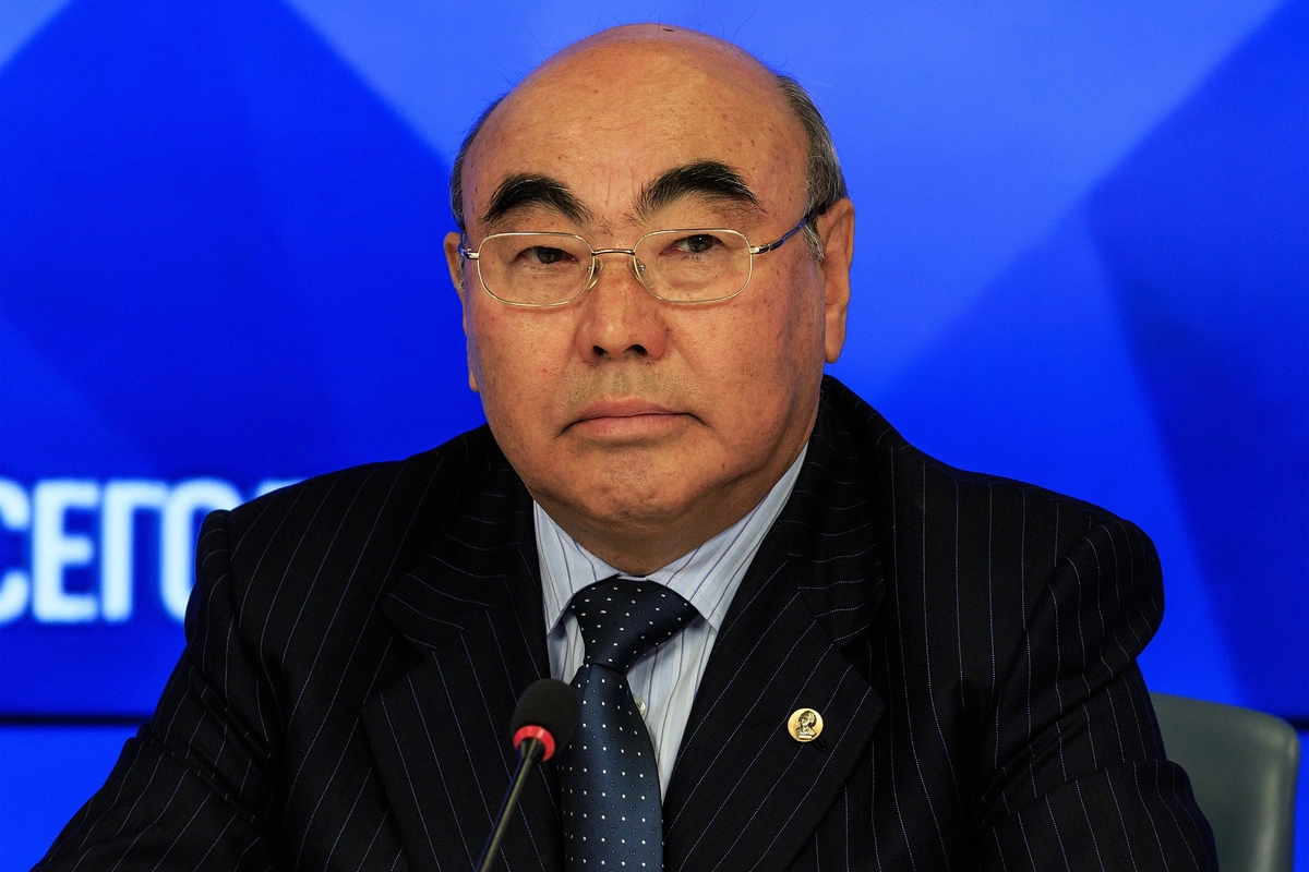 «Қўшнингизнинг дунёга ёпилиши сизни ҳам камбағалроқ қилади» — иқтисодчилар Асқар Акаевга жавобан