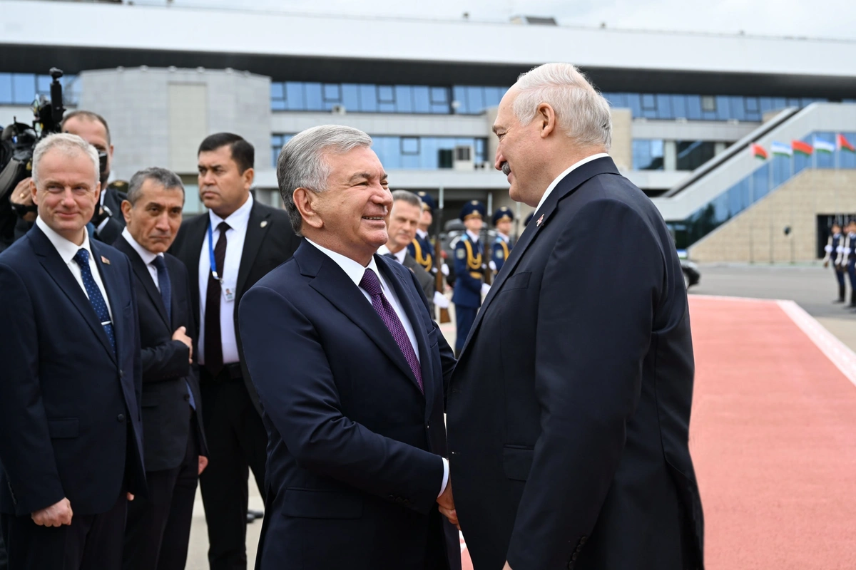Лукашенко Ўзбекистон фуқароларини Беларусга ишлаш учун оилалари билан бирга келишга таклиф қилди