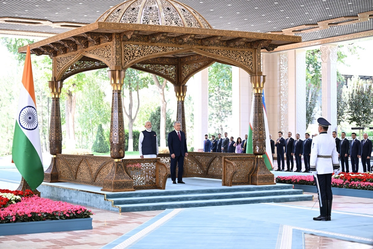 Кўксаройда Нарендра Модини кутиб олиш маросими бўлди (фото)