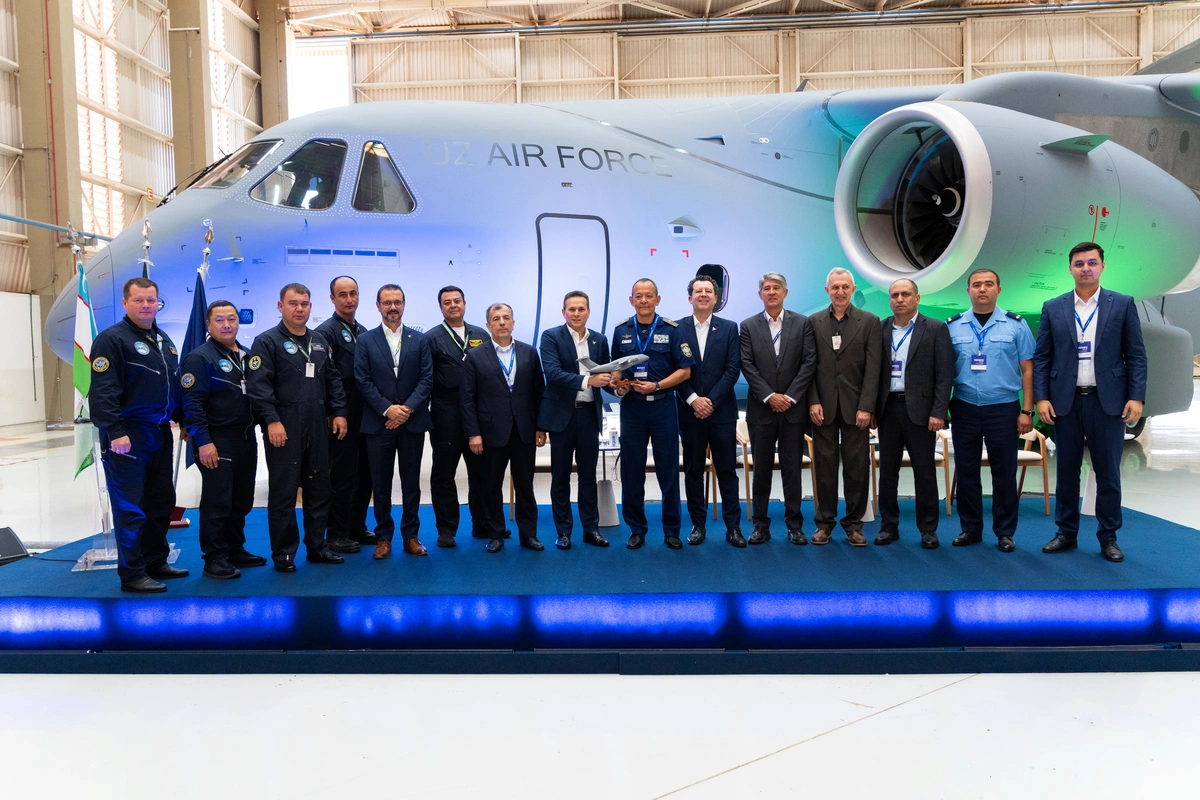 Ўзбекистон ҲҲК Embraer компаниясидан биринчи C  390 Millennium ҳарбий-транспорт самолётини қабул қилиб олди (+фото)