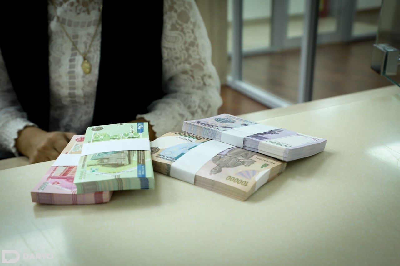 Энди давлат ходимларига банк ишламайдиган кунлари ҳам ойлик тўланади.