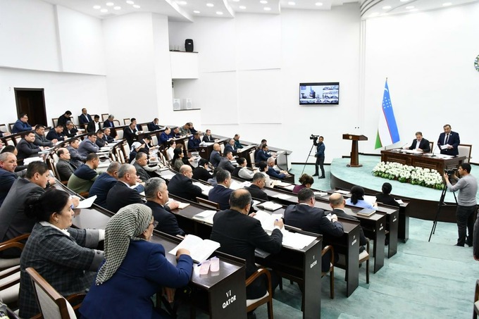 «Сайлов кодексига зидлигини биламиз». Навоийда ҳоким ўринбосари депутатлик қилаётганига изоҳ берилди