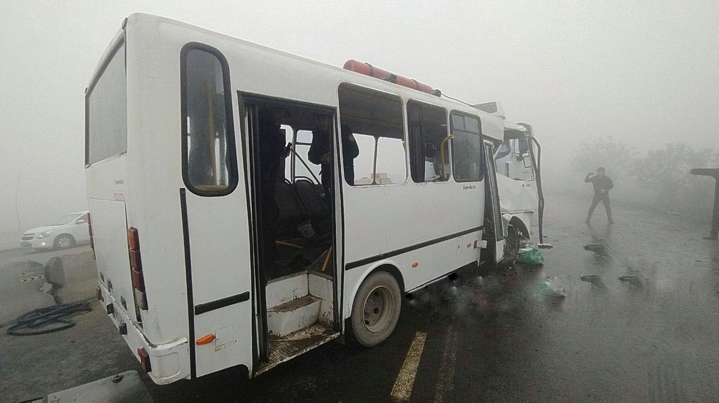 Андижонда йўловчи автобус ва юк машинаси тўқнашувида яна бир киши вафот этгани аниқланди