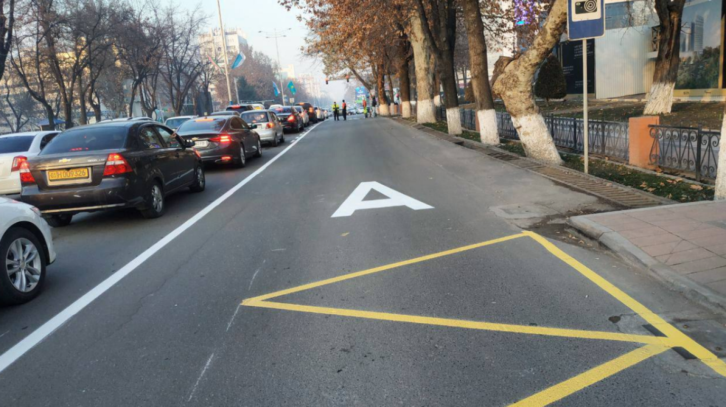 Тошкентда автобуслар учун ажратилган йўлакчада яна қайси автомобилларга ҳаракатланишга рухсат берилгани айтилди