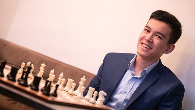 Шахмат. Нодирбек Абдусатторов муддатидан аввал «Fischer-2022» турнири ярим финалига чиқди