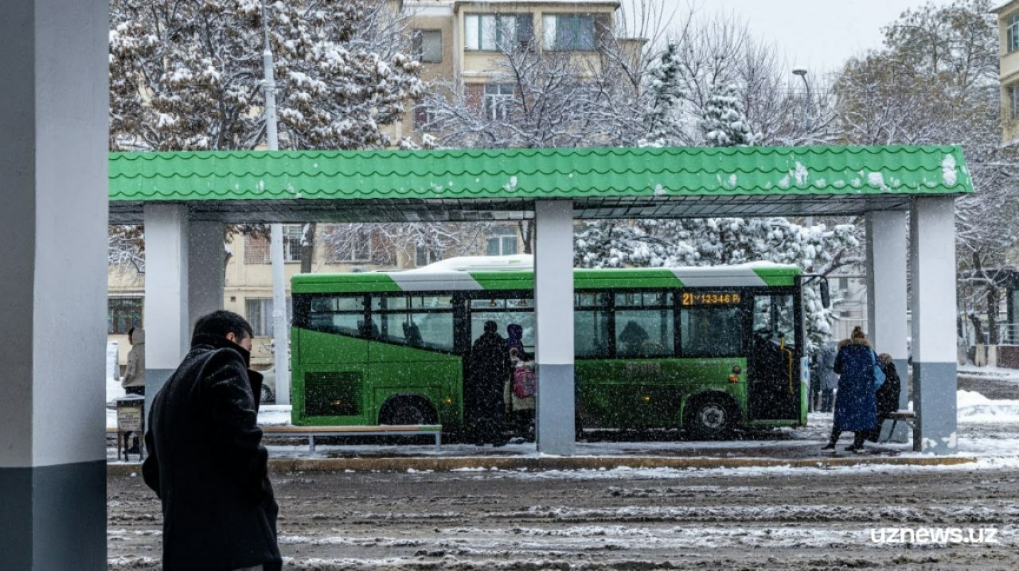 Тошкентда ҳаво ҳарорати нолдан паст бўлганлиги сабабли янги йўловчи автобусларининг двигателлари музлаб қолди