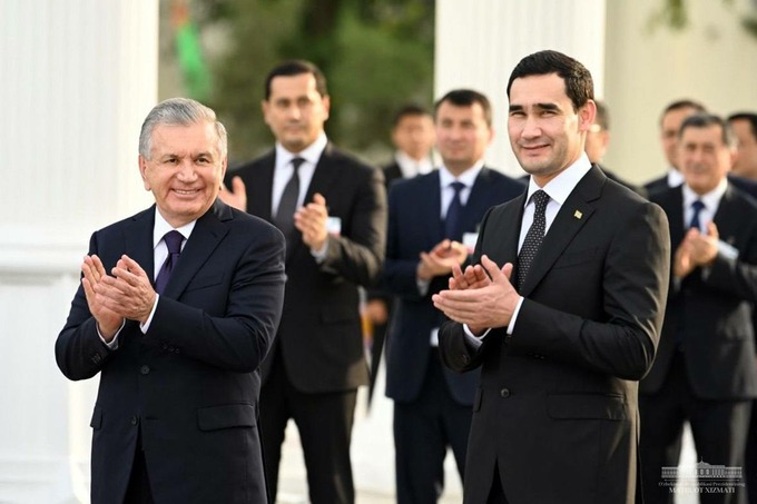 Ўзбекистон ва Туркманистон президентлари Ашхободда «Тошкент» боғини очиб берди