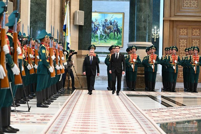 Шавкат Мирзиёев Туркманистон президенти билан музокаралар ўтказди