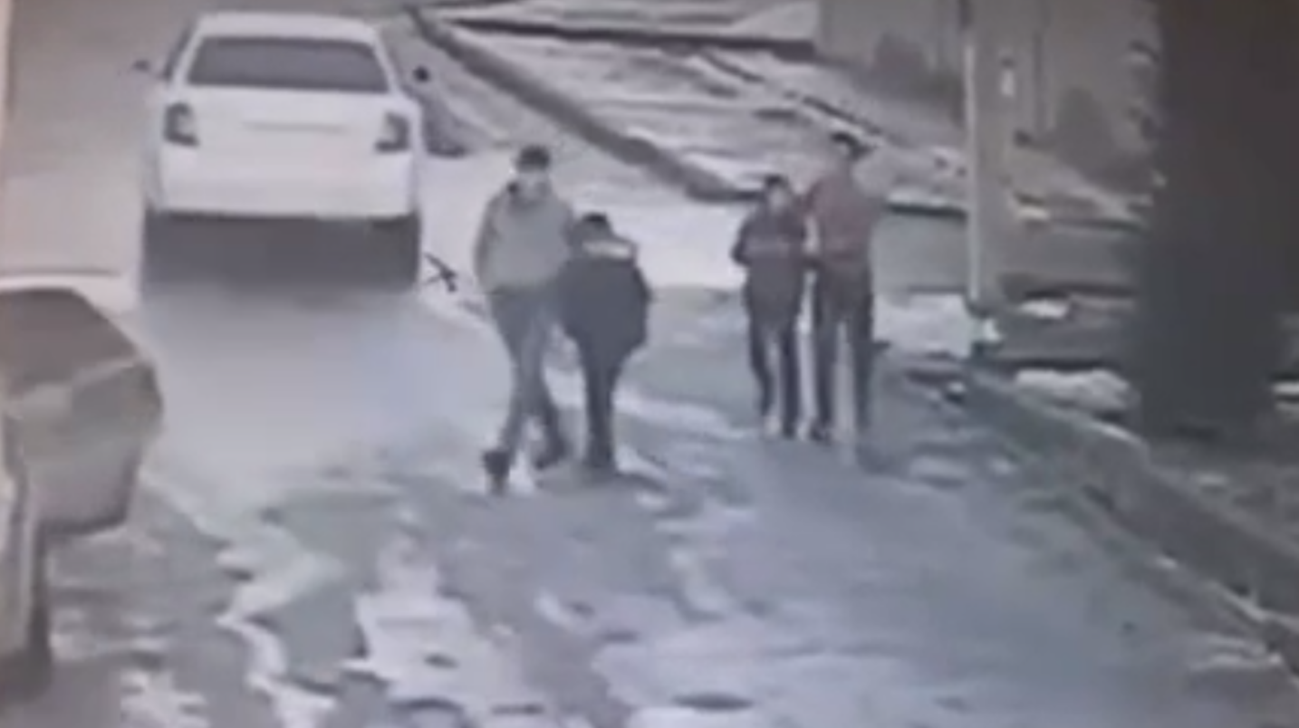 Тошкентда номаълум шахслар мактаб ўқувчиларини ўғирлаб кетишмоқчи бўлгани айтилди