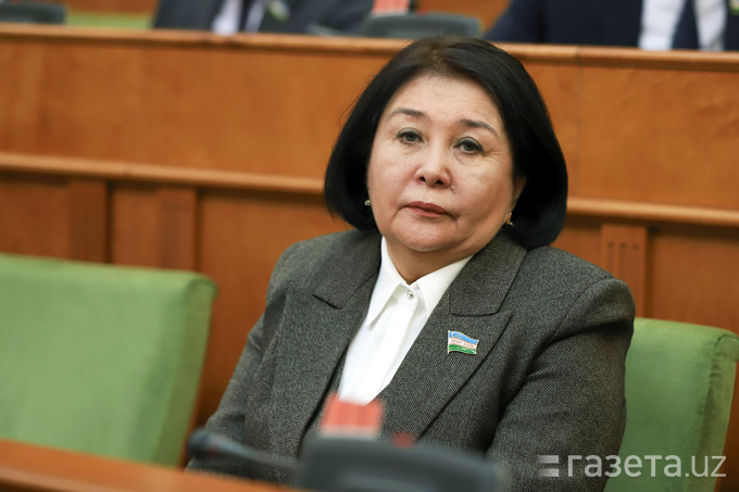 «Адолат» партияси Робахон Маҳмудовани президентликка номзод сифатида кўрсатади