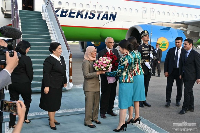 Сингапур президенти Uzbekistan Airways доимий рейси билан Тошкентга келди